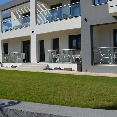 Erika Boutique Apartments Нікіті Екстер'єр фото