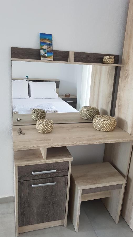 Erika Boutique Apartments Нікіті Екстер'єр фото