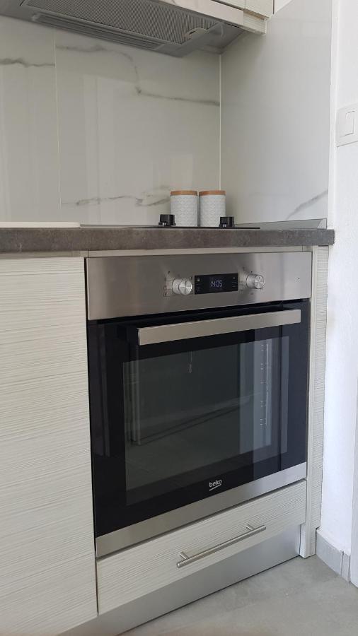 Erika Boutique Apartments Нікіті Екстер'єр фото