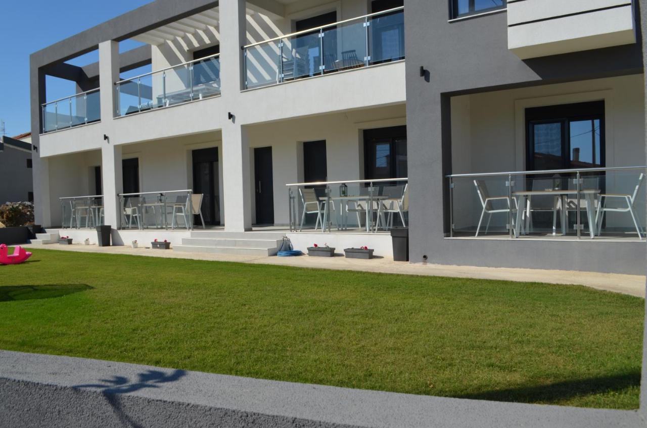 Erika Boutique Apartments Нікіті Екстер'єр фото